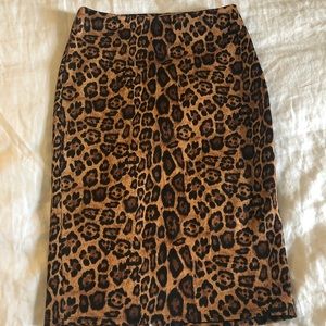 Forever 21 leopard pencil skirt (stretch) size M